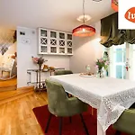 Rueuetli Residents 28-5 Apartamento
